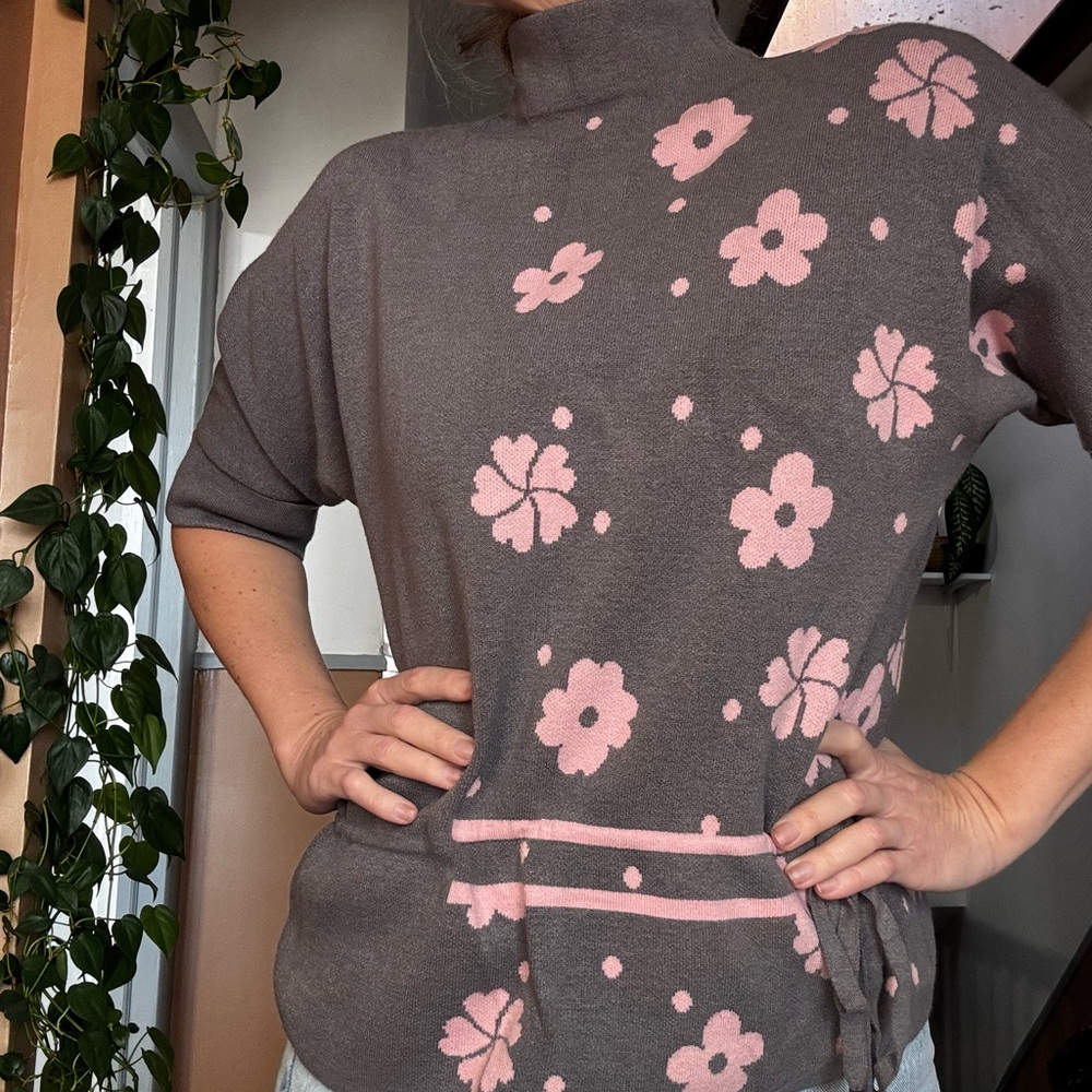 Rihanna Cashmere Floral Crew Neck Sweater in Gray and Pink